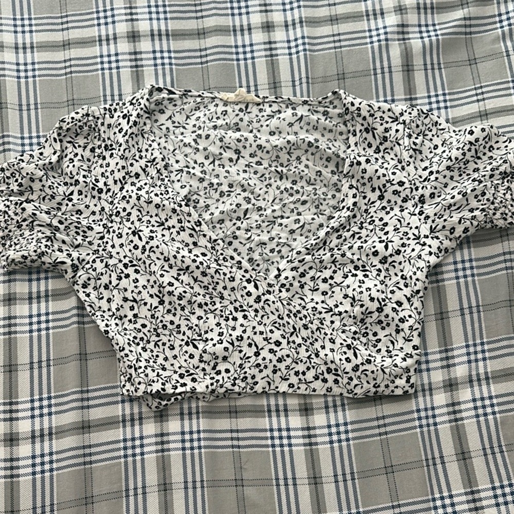 LA Hearts Floral Patterned Top